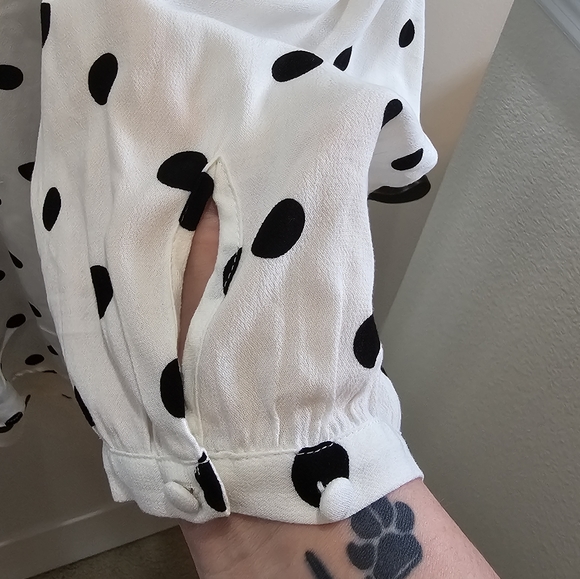 Worn 1x Torrid Crepe Chain Detail Blouse - Picture 5 of 10